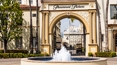 Der Eingang der Paramount Studios in Hollywood. (Bild 4kclips/Shutterstock)